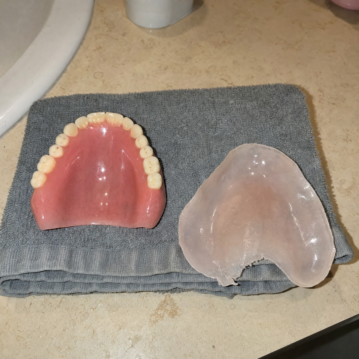 Treated vs untreated denture